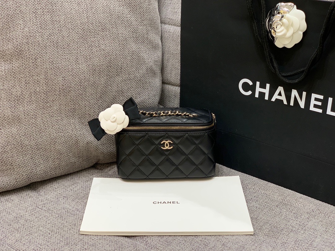 Chanel Small Classic Box with chain