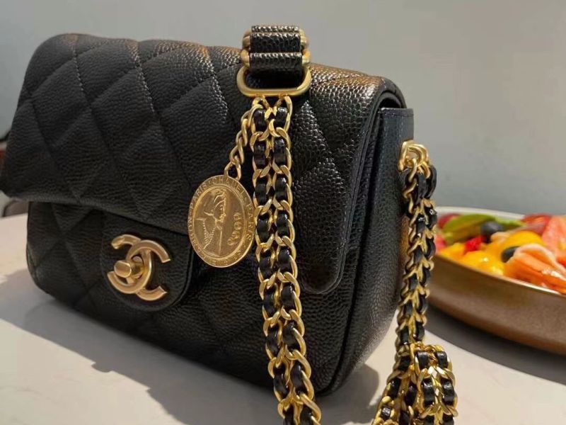 Túi Xách Chanel Charm Flap Bag