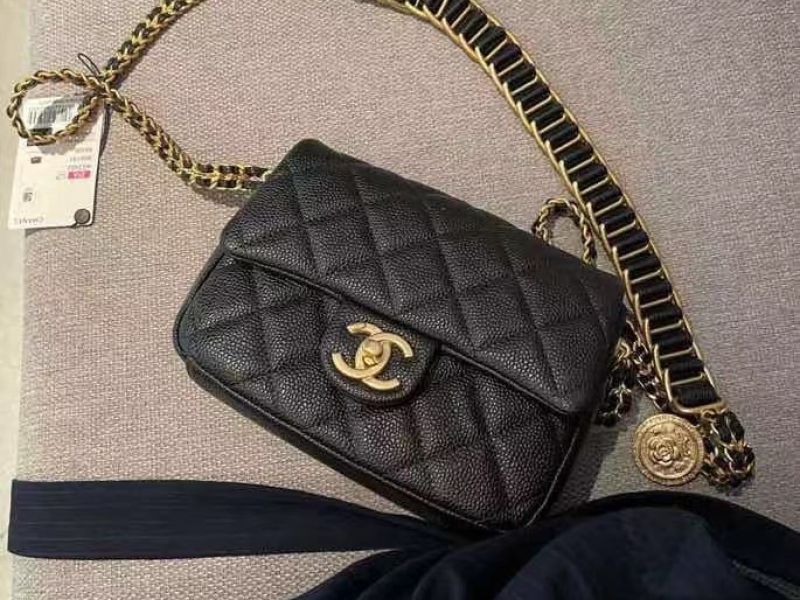 Túi Xách Chanel Charm Flap Bag