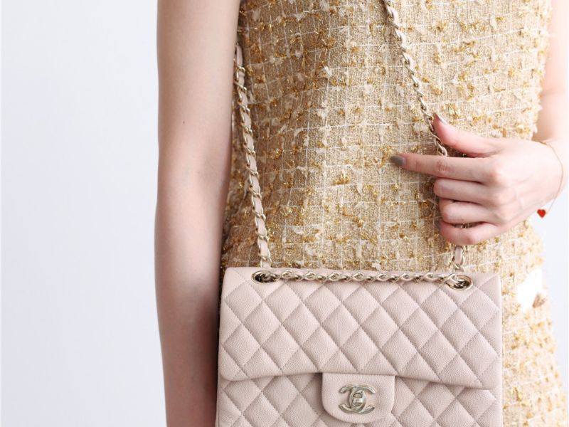 Túi Chanel Classic Flap Caviar màu hồng nude