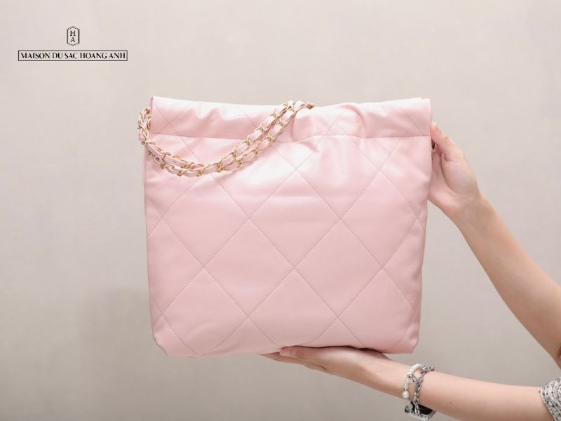 Túi Chanel 22 Handbag