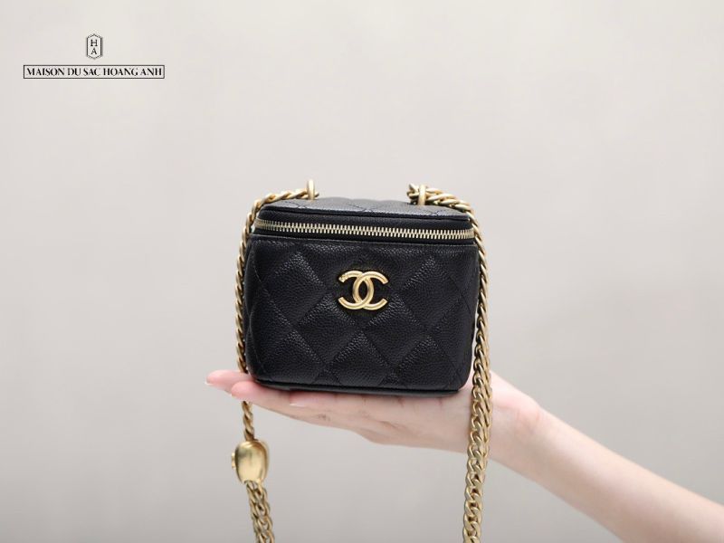 Chanel Small Classic Box with chain