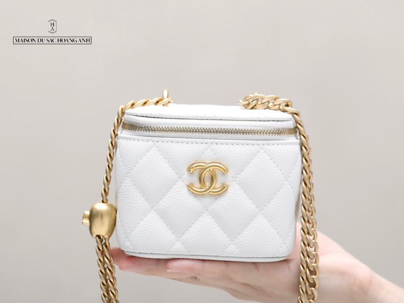 Chanel Small Classic Box with chain