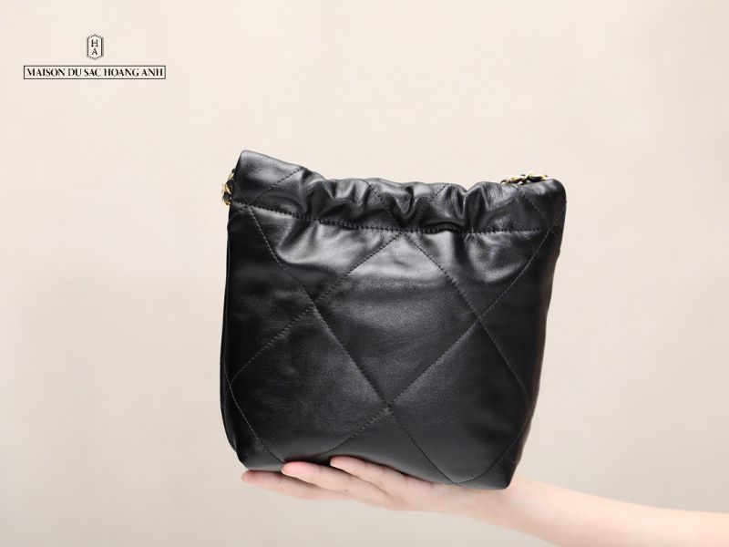 CHANEL 22 HANDBAG