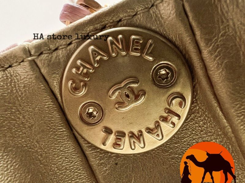 Chanel Woc