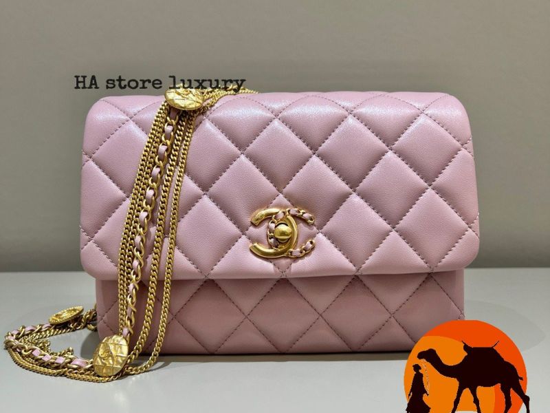 Chanel Woc