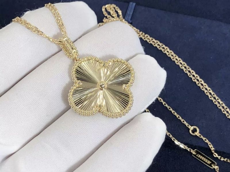 Vòng van cleef & Arpels