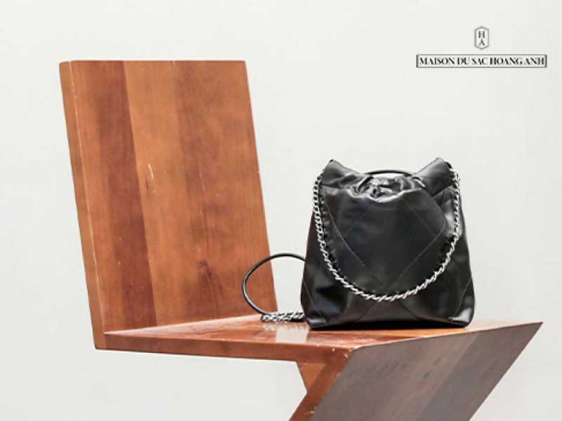 Túi Chanel 22 Handbag