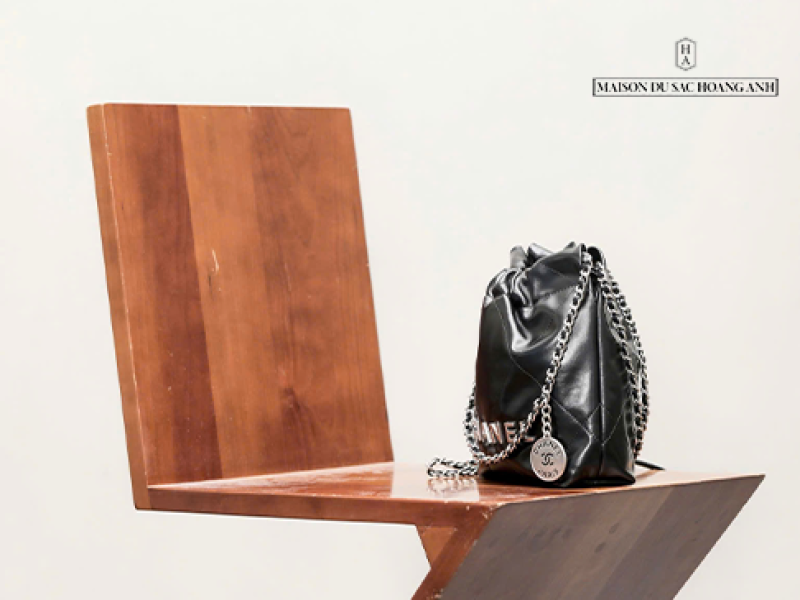 Túi Chanel 22 Handbag
