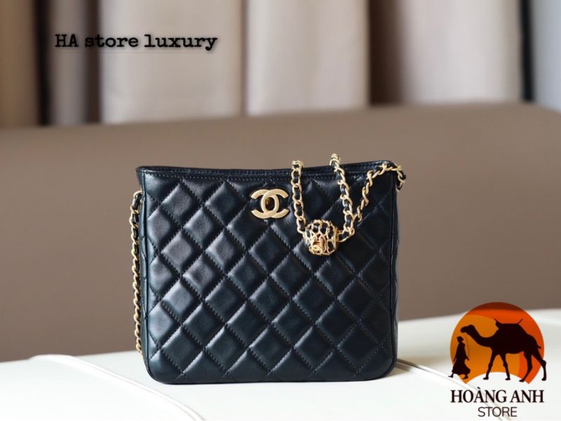 Túi Chanel Gabrielle Hobo Charm