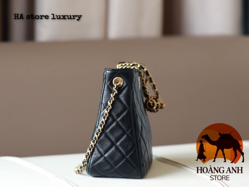 Túi Chanel Gabrielle Hobo Charm