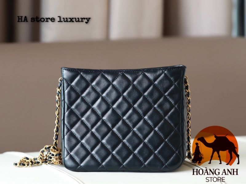 Túi Chanel Gabrielle Hobo Charm