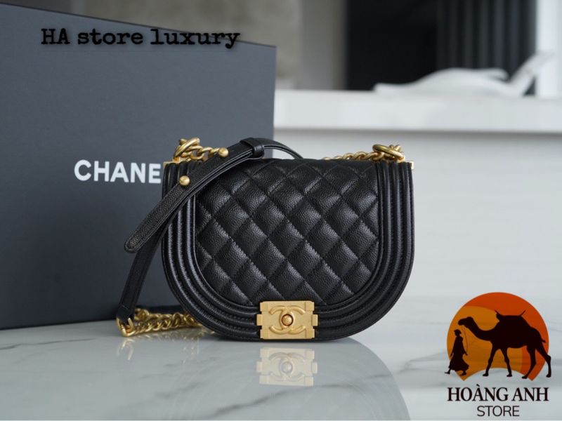 Túi Chanel Messenger Boy