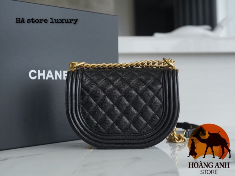 Túi Chanel Messenger Boy
