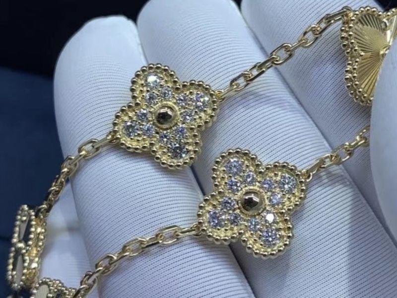 Vòng tay van cleef & Arpels