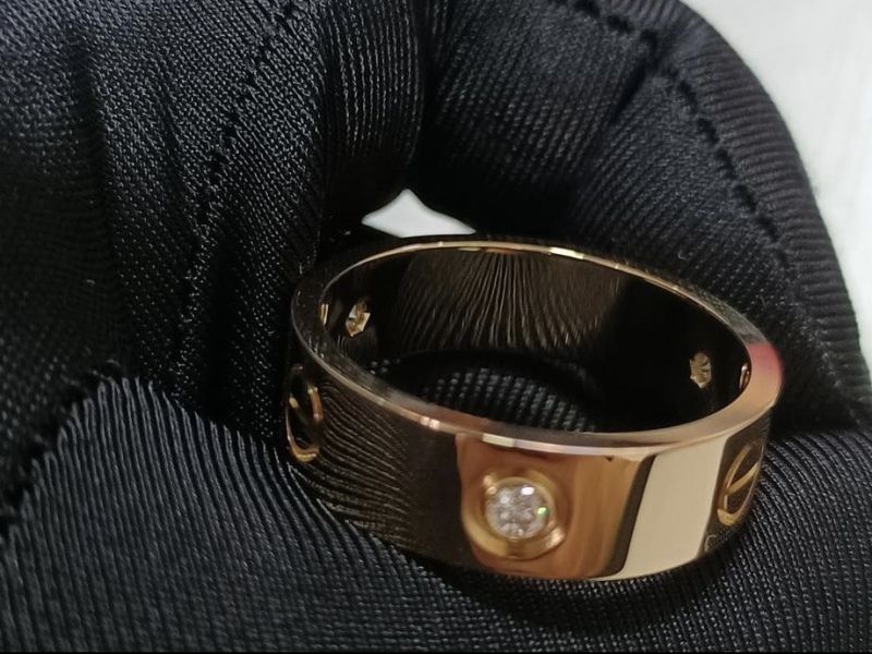 Nhẫn Cartier love