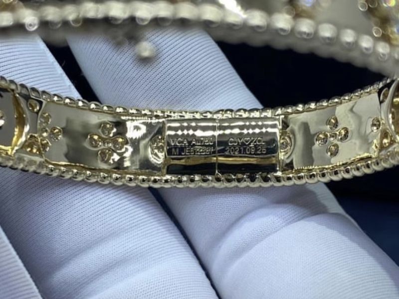 Vòng van cleef & Arpels