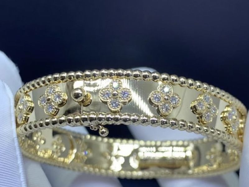 Vòng van cleef & Arpels