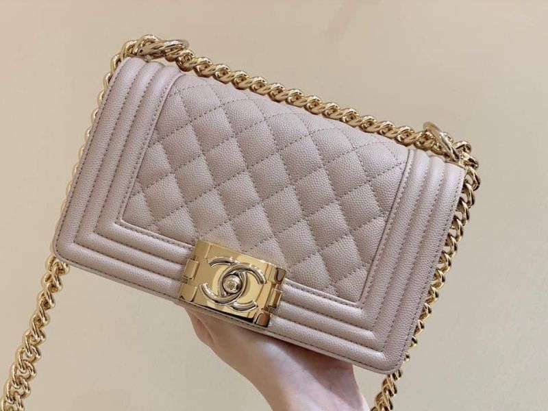 Chanel Boy Flap Quilted Diamond New Mini ivory