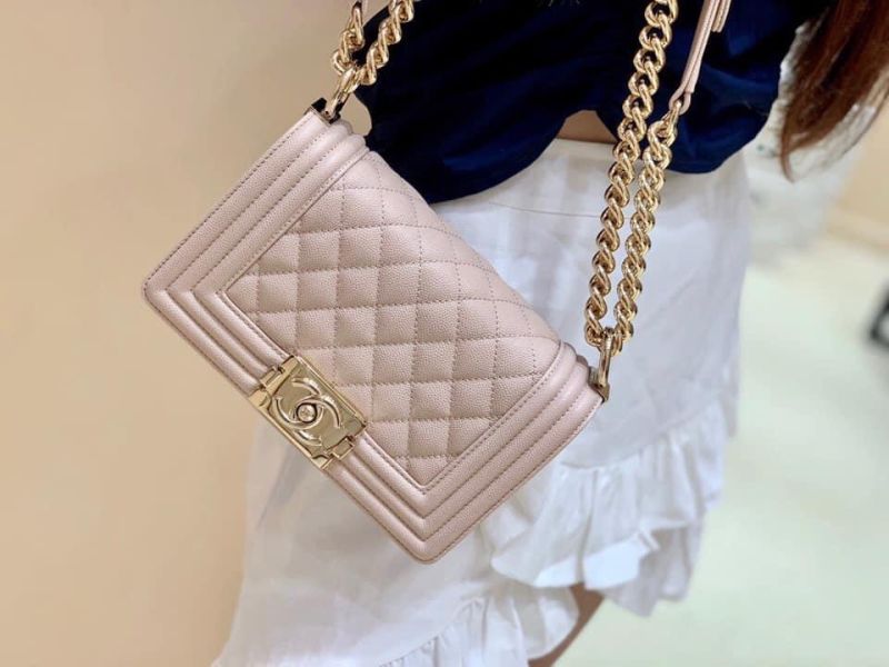 Chanel Boy Flap Quilted Diamond New Mini ivory