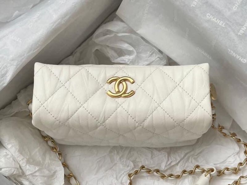 Chanel Small Hobo Bag Trắng