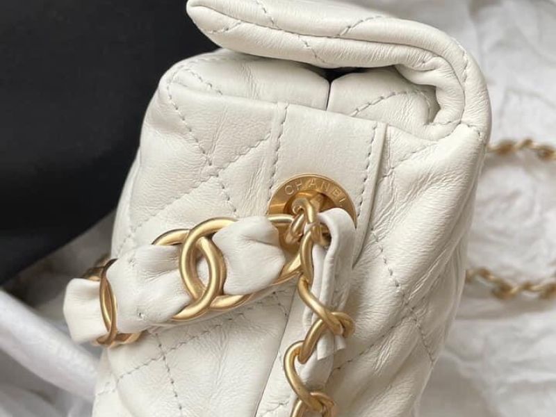 Chanel Small Hobo Bag Trắng