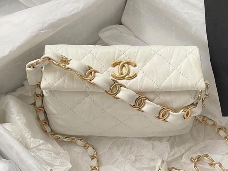 Chanel Small Hobo Bag Trắng