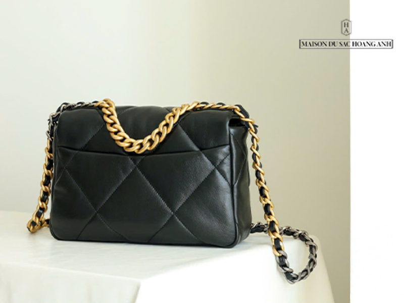 Túi Chanel 19 Flap