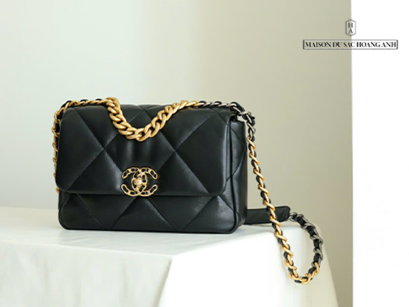 Túi Chanel 19 Flap