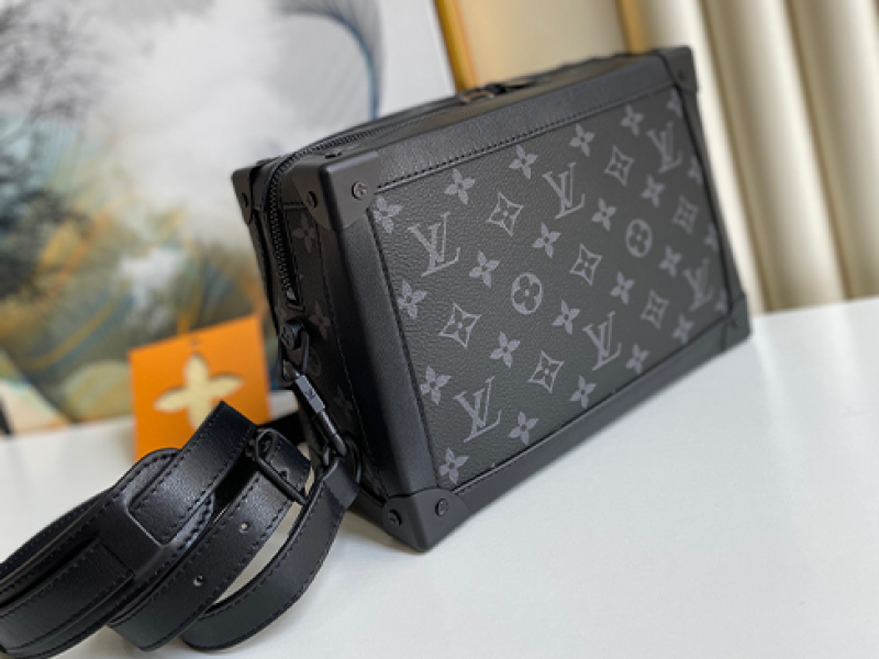 Túi Louis Vuitton Soft Trunk