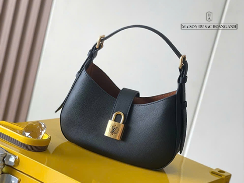 Túi Louis Vuitton Low Key Shoulder