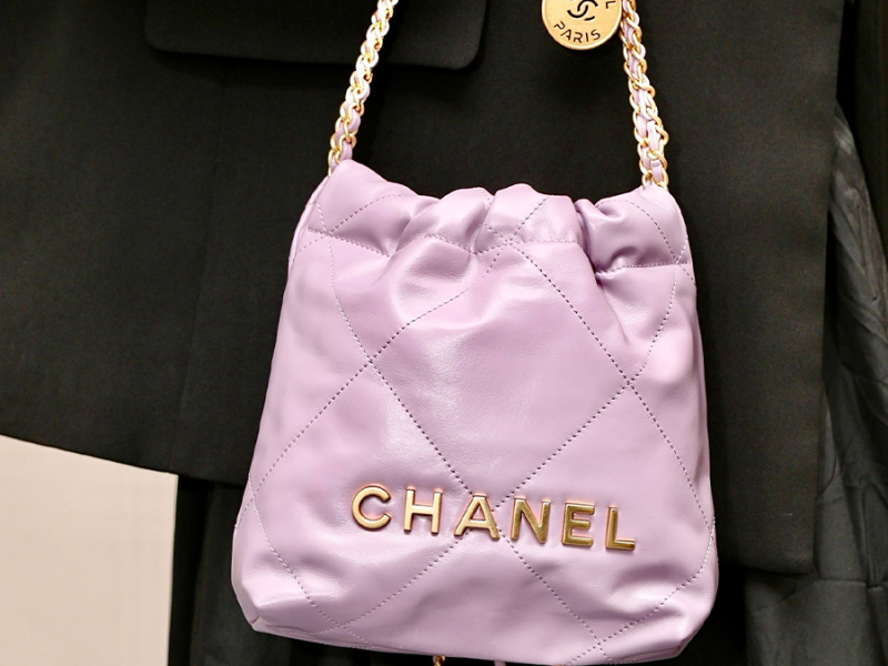 Túi Chanel 22 Small Handbag