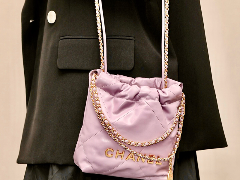 Túi Chanel 22 Small Handbag