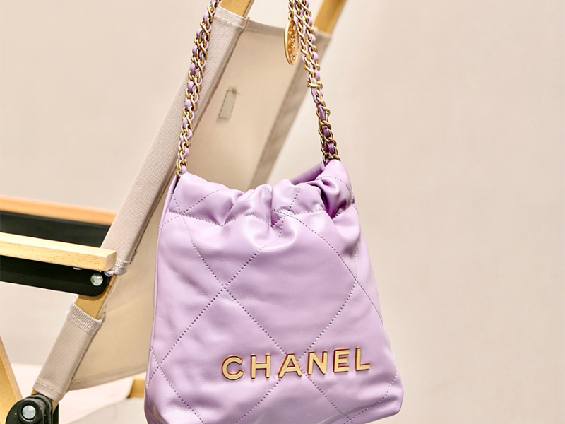 Túi Chanel 22 Small Handbag