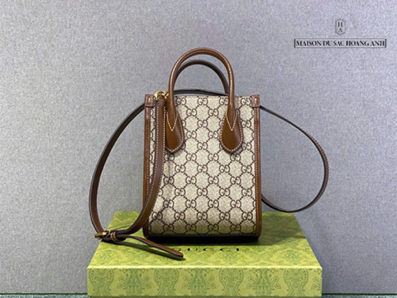 GUCCI Interlocking G