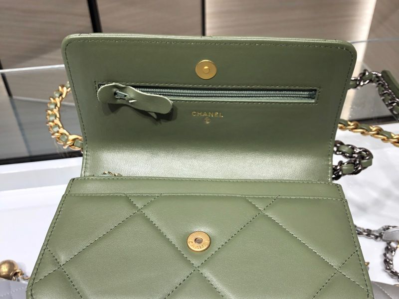 Túi Xách CHANEL 19 WOC