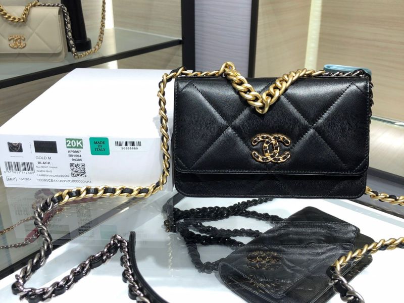 Túi Xách CHANEL 19 WOC
