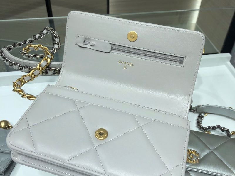 Túi Xách CHANEL 19 WOC