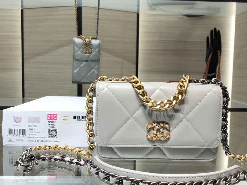 Túi Xách CHANEL 19 WOC