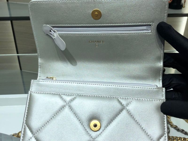 Túi Xách CHANEL 19 WOC