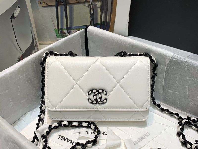 Túi Xách CHANEL 19 WOC