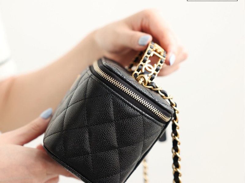 chanel vanity