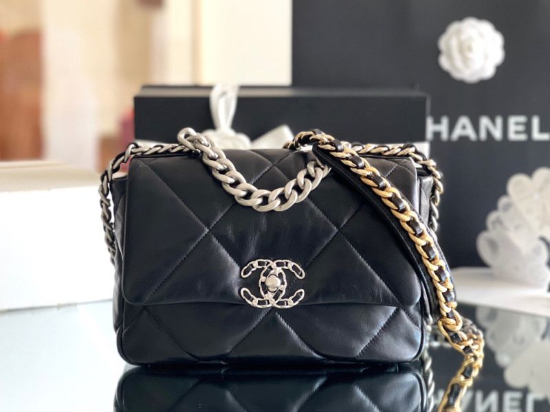 Túi Chanel 19 Maxi Flap Bag