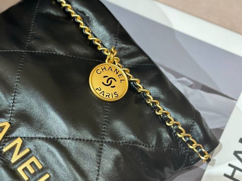 CHANEL 22 HANDBAG