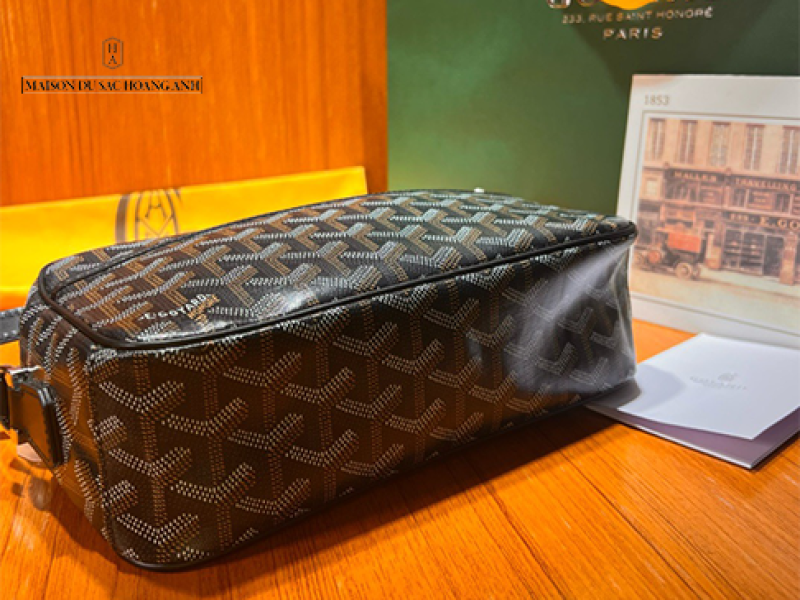 Túi cầm tay Goyard