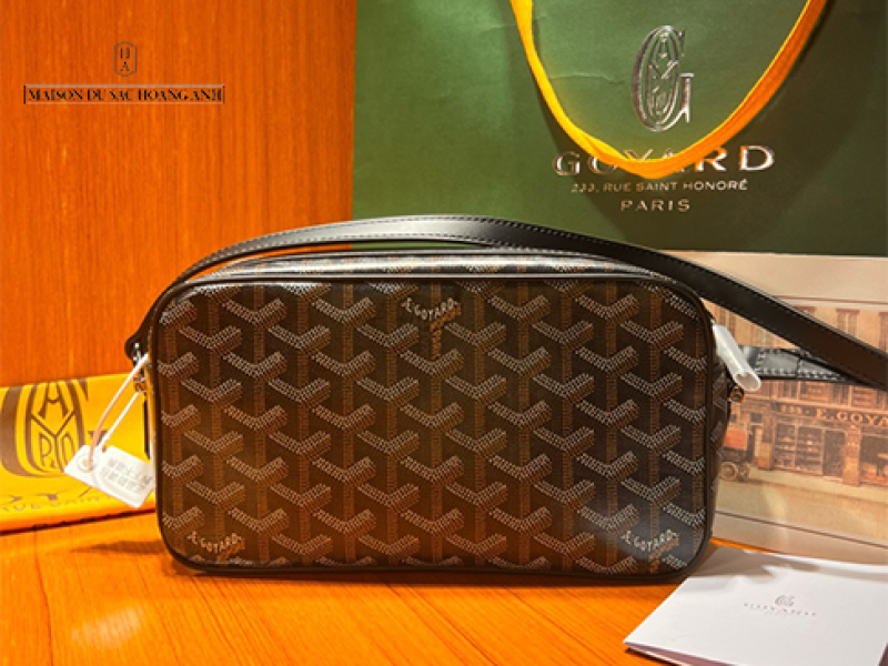 Túi cầm tay Goyard