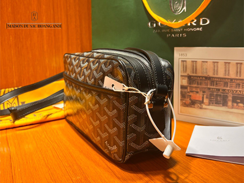 Túi cầm tay Goyard