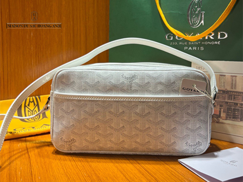 Túi cầm tay Goyard