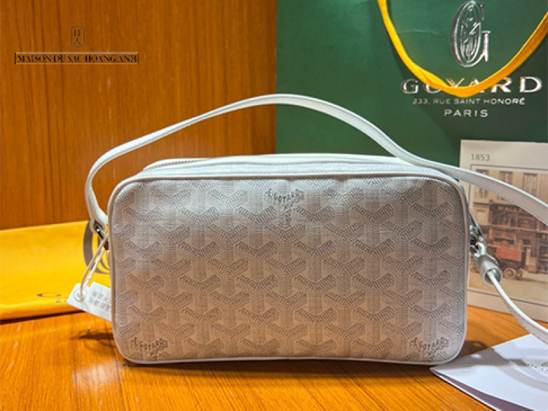 Túi cầm tay Goyard