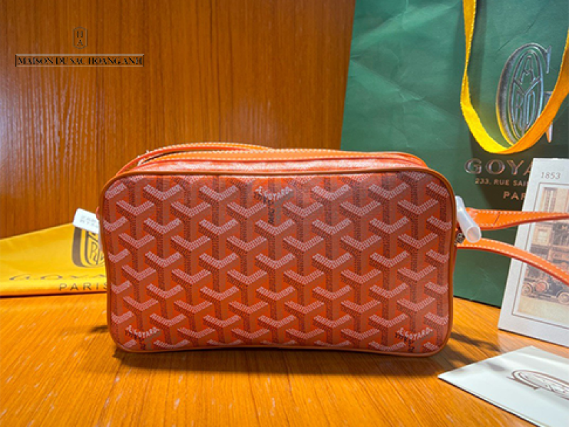 Túi cầm tay Goyard